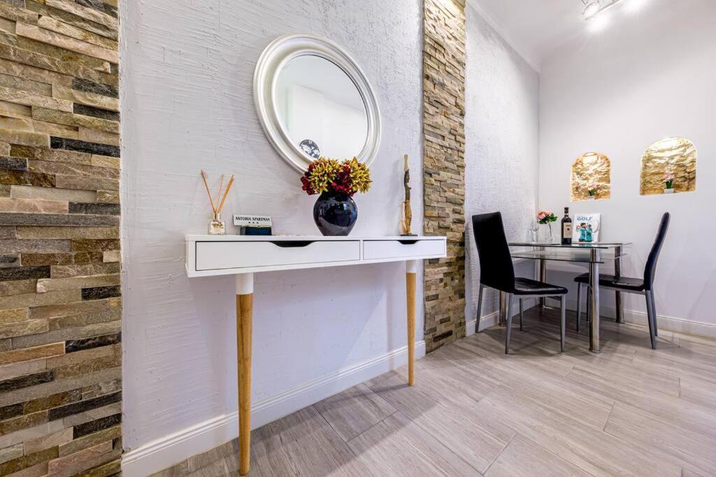 Astoria Apartment Budapest Esterno foto
